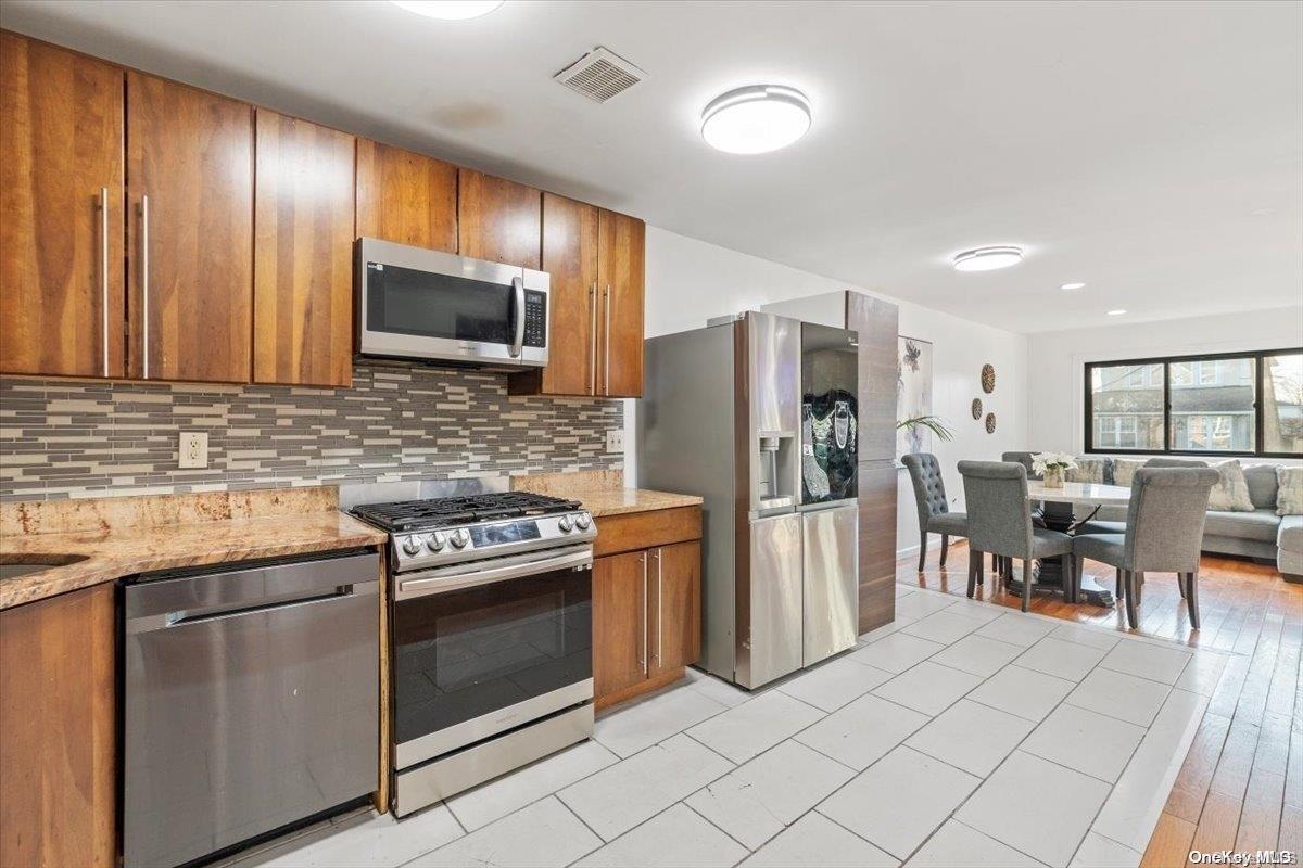 Single Family Latham Queens, NY 11434, MLS-L3538821-2