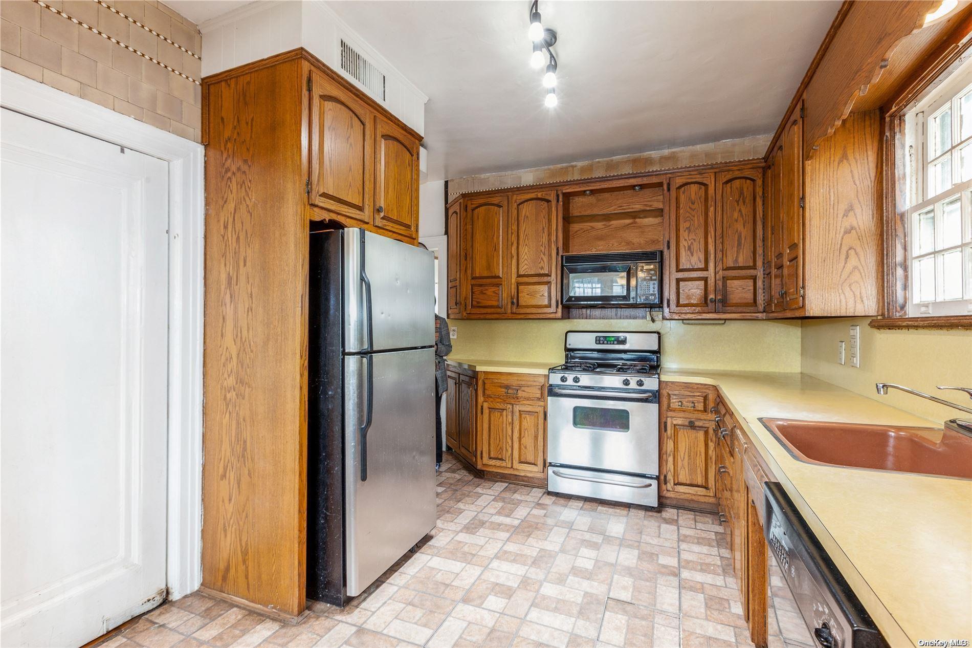 Single Family 151st  Queens, NY 11432, MLS-L3540360-12