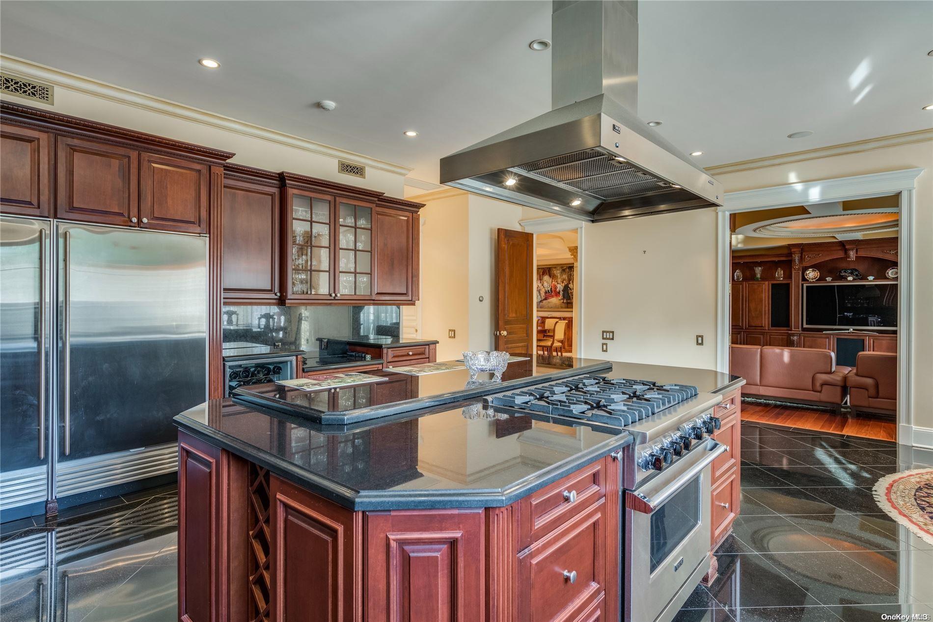 Single Family Polo  Nassau County, NY 11568, MLS-L3541450-15