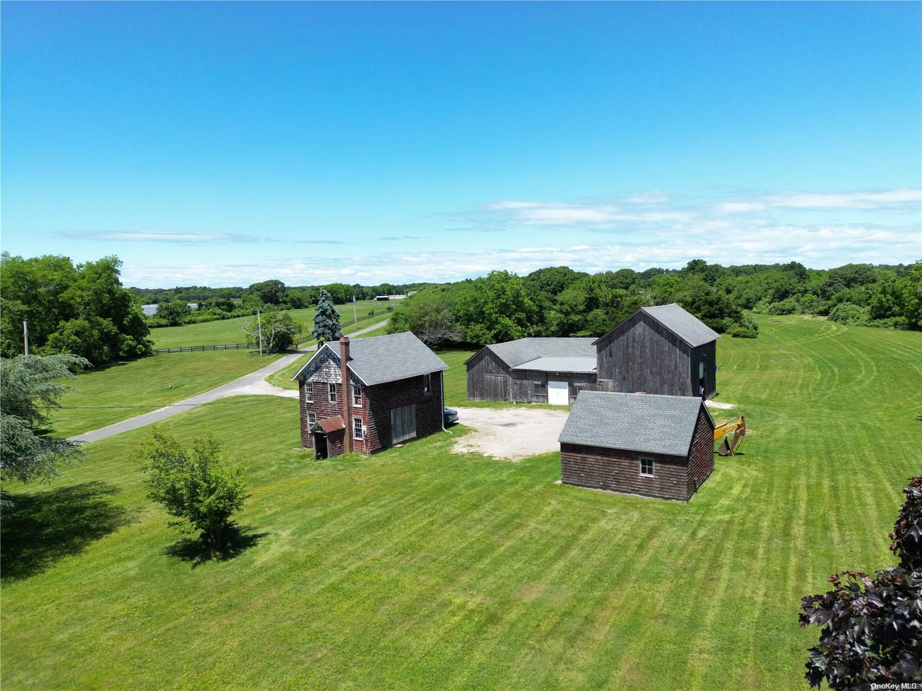 Single Family Main  Suffolk County, NY 11947, MLS-L3542952-2