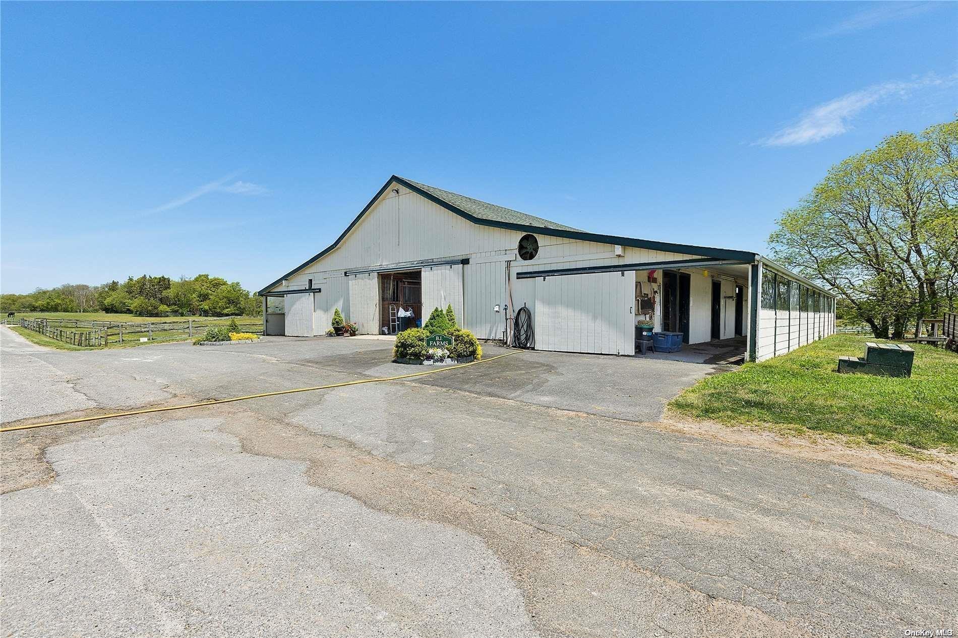 Single Family Main  Suffolk County, NY 11947, MLS-L3542952-21