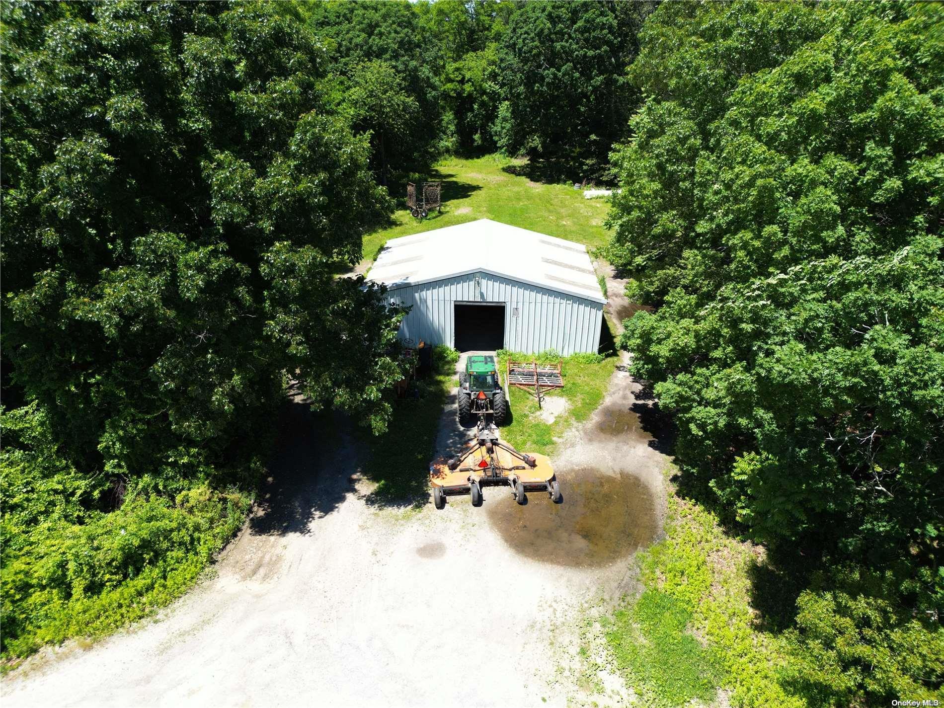 Single Family Main  Suffolk County, NY 11947, MLS-L3542952-34