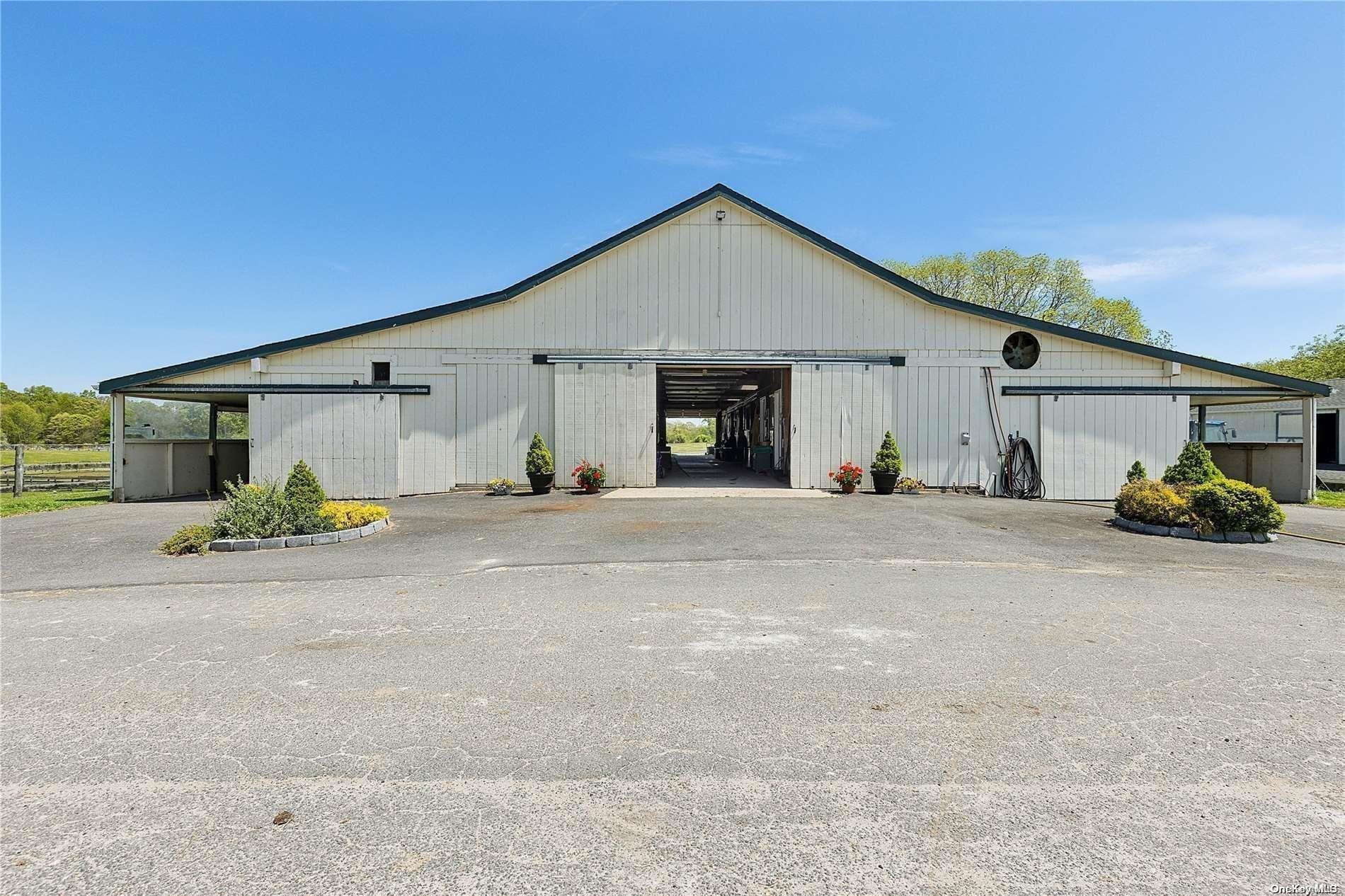 Single Family Main  Suffolk County, NY 11947, MLS-L3542952-7