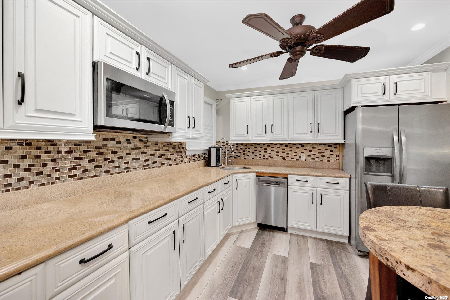 Single Family Chester  Nassau County, NY 11561, MLS-L3543473-10