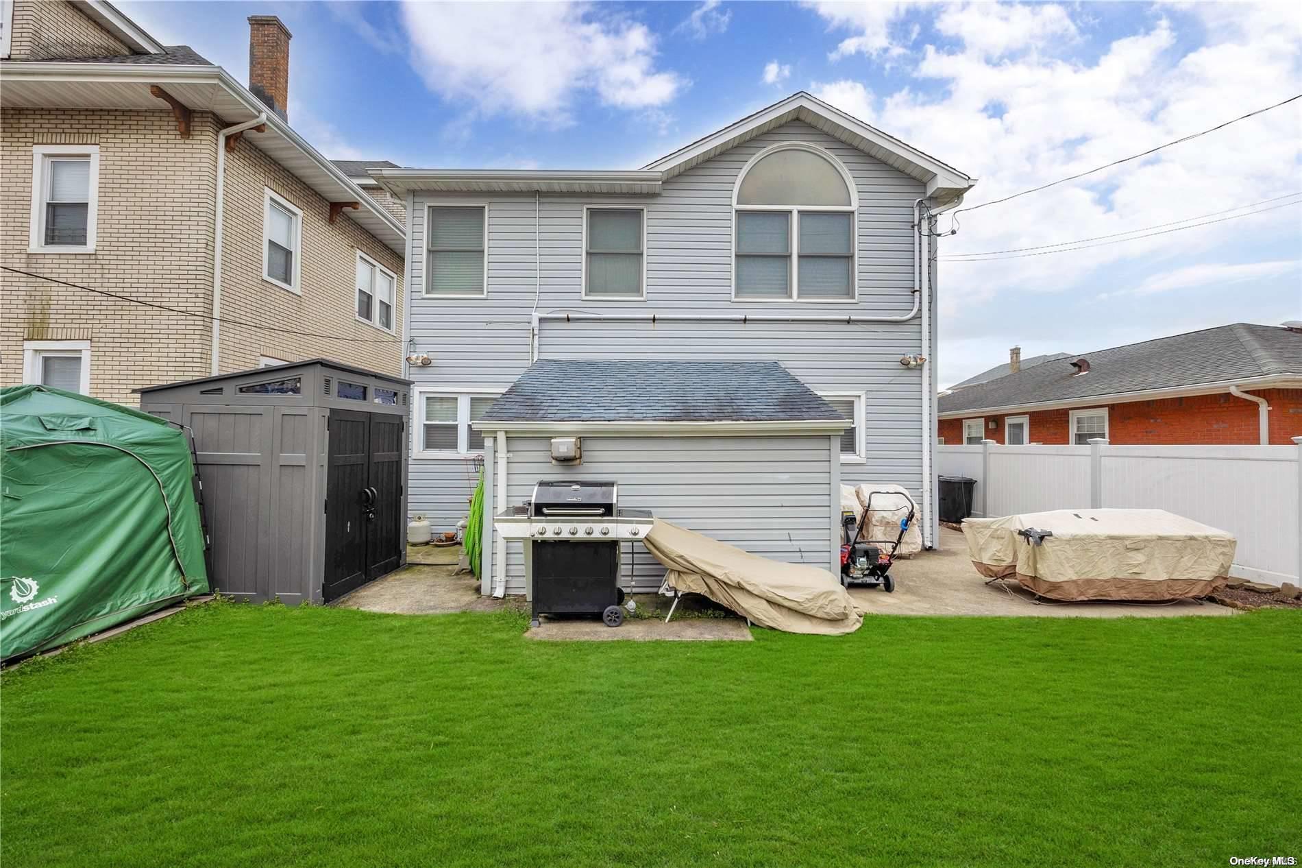 Single Family Chester  Nassau County, NY 11561, MLS-L3543473-28
