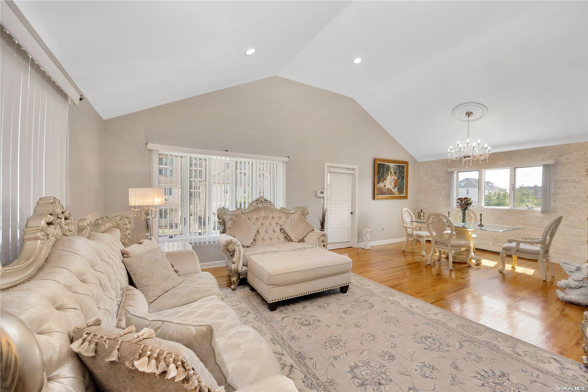 Single Family Chester  Nassau County, NY 11561, MLS-L3543473-6