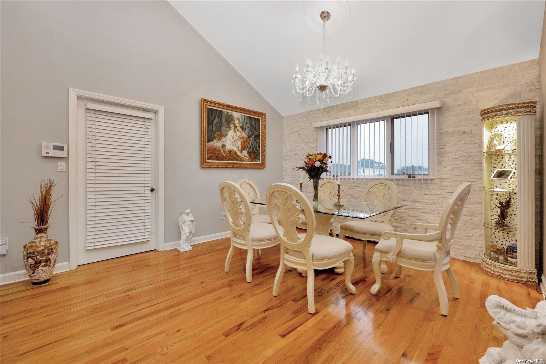 Single Family Chester  Nassau County, NY 11561, MLS-L3543473-7