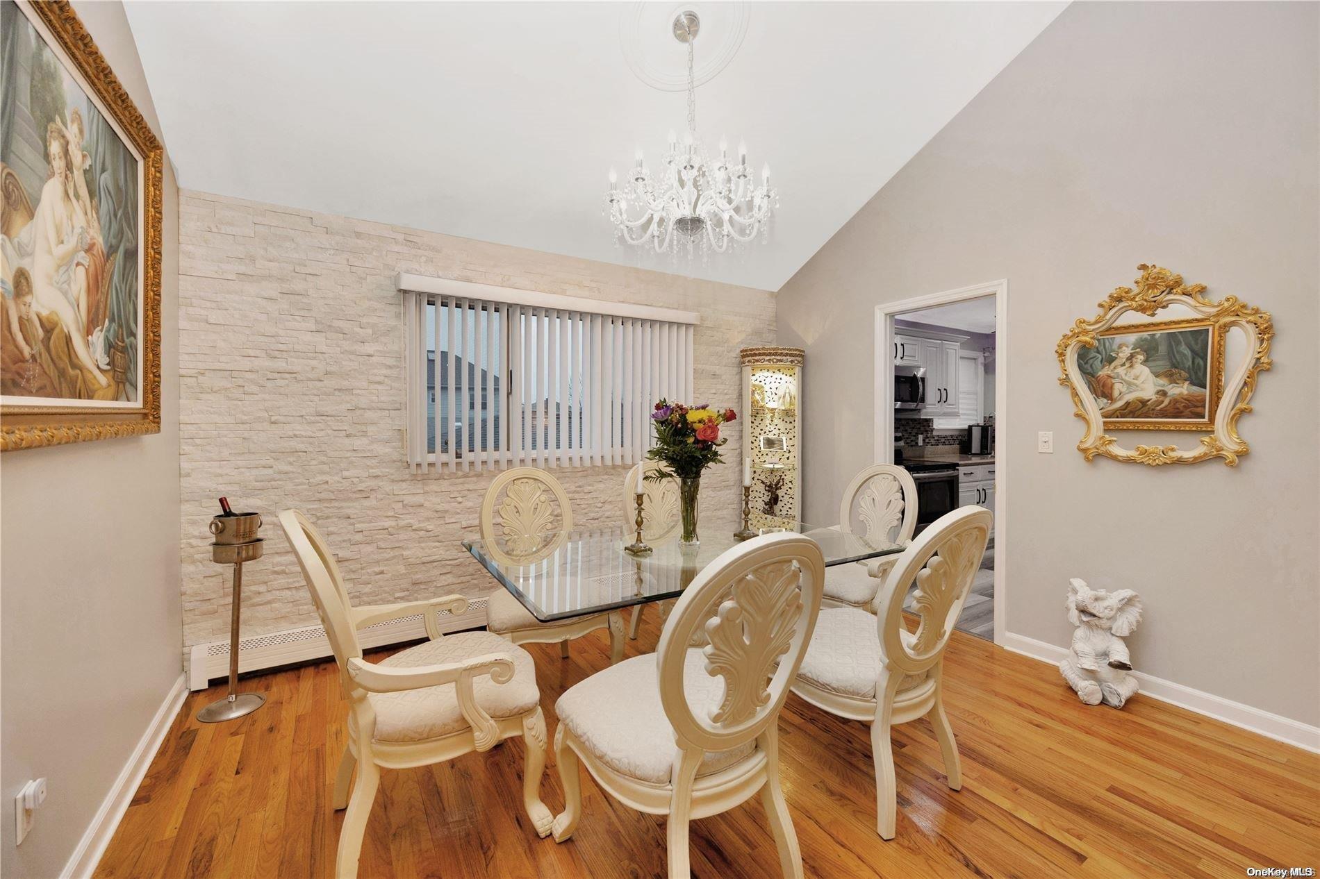 Single Family Chester  Nassau County, NY 11561, MLS-L3543473-8