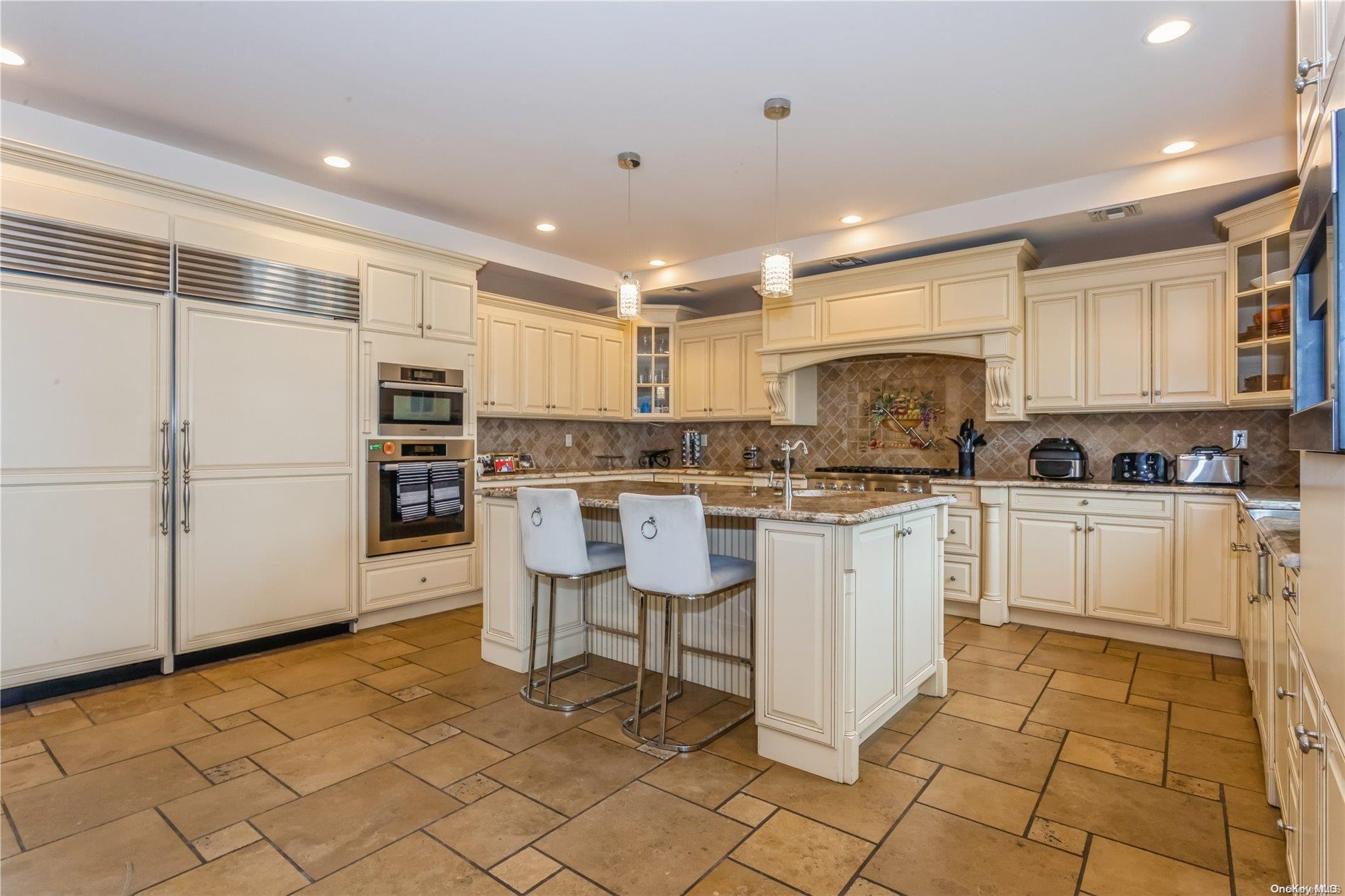 Single Family Kearny  Nassau County, NY 11581, MLS-L3543542-4