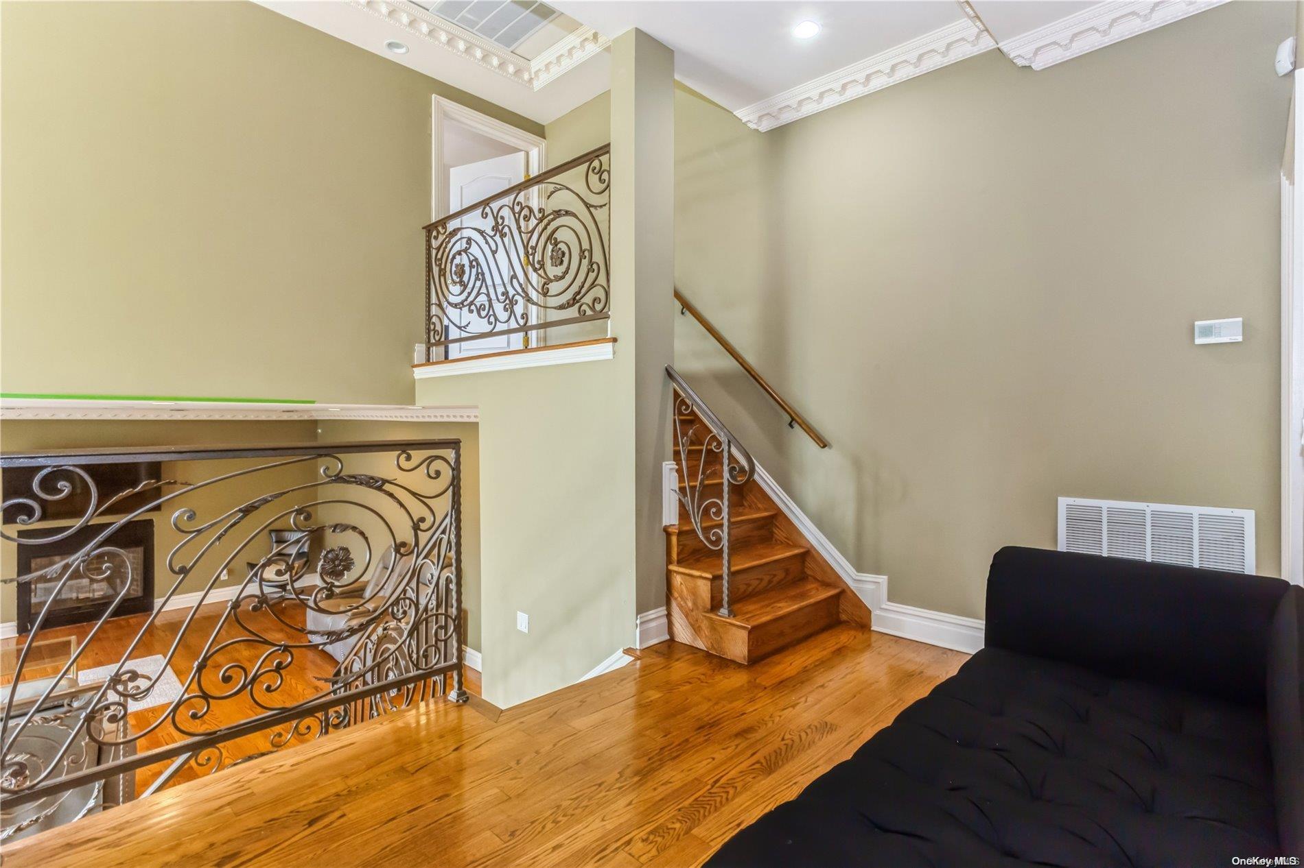 Single Family Kearny  Nassau County, NY 11581, MLS-L3543542-6