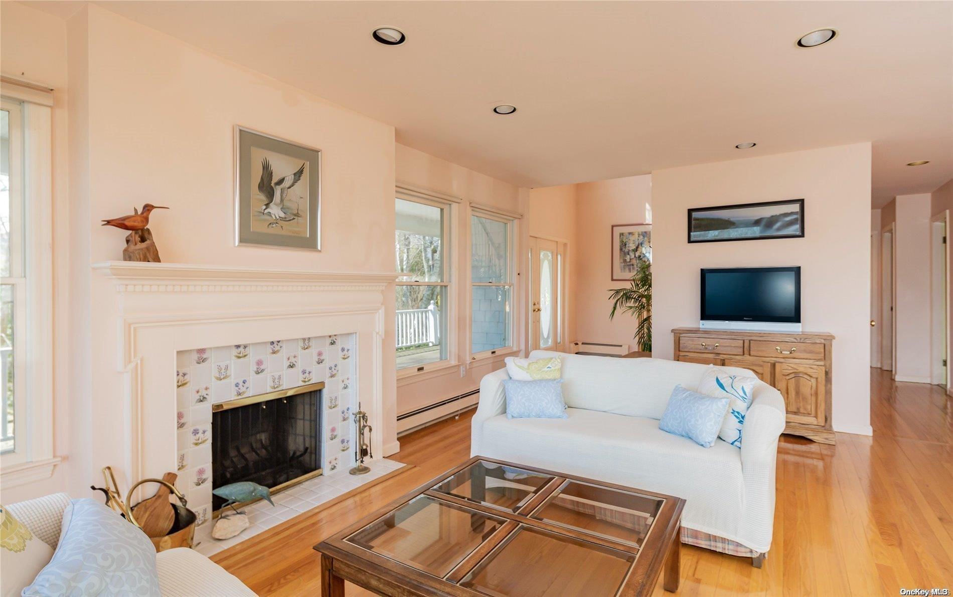 Single Family Irene  Suffolk County, NY 11964, MLS-L3543543-13