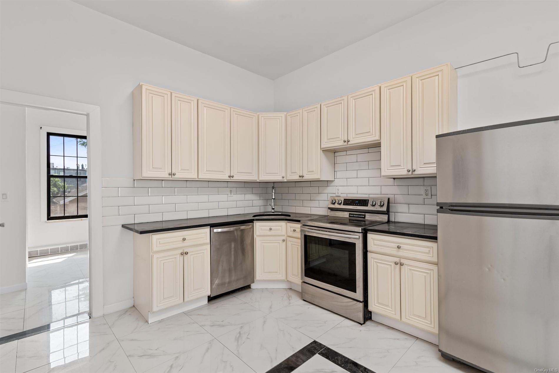 Single Family Saratoga  Brooklyn, NY 11233, MLS-L3544064-17