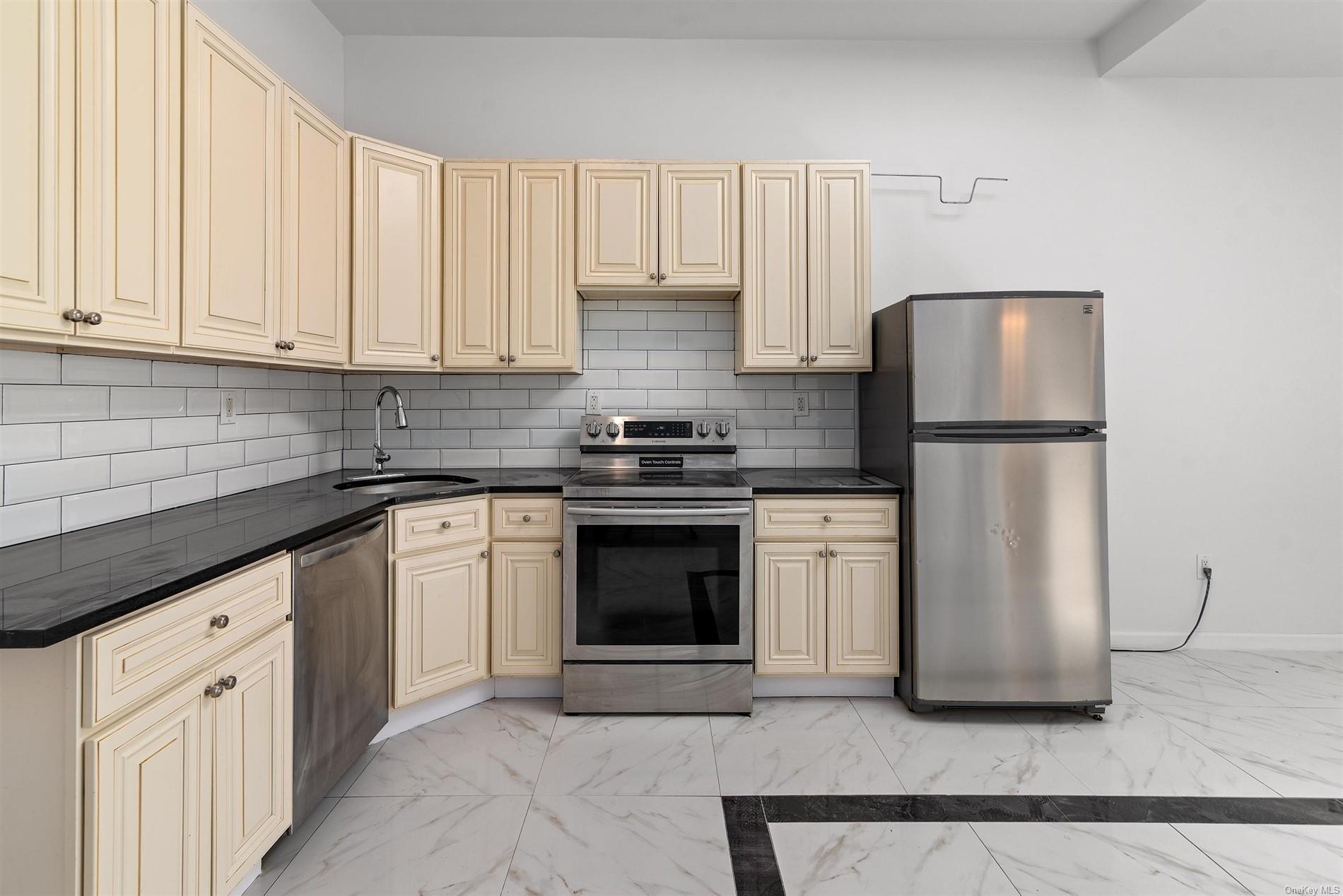 Single Family Saratoga  Brooklyn, NY 11233, MLS-L3544064-18