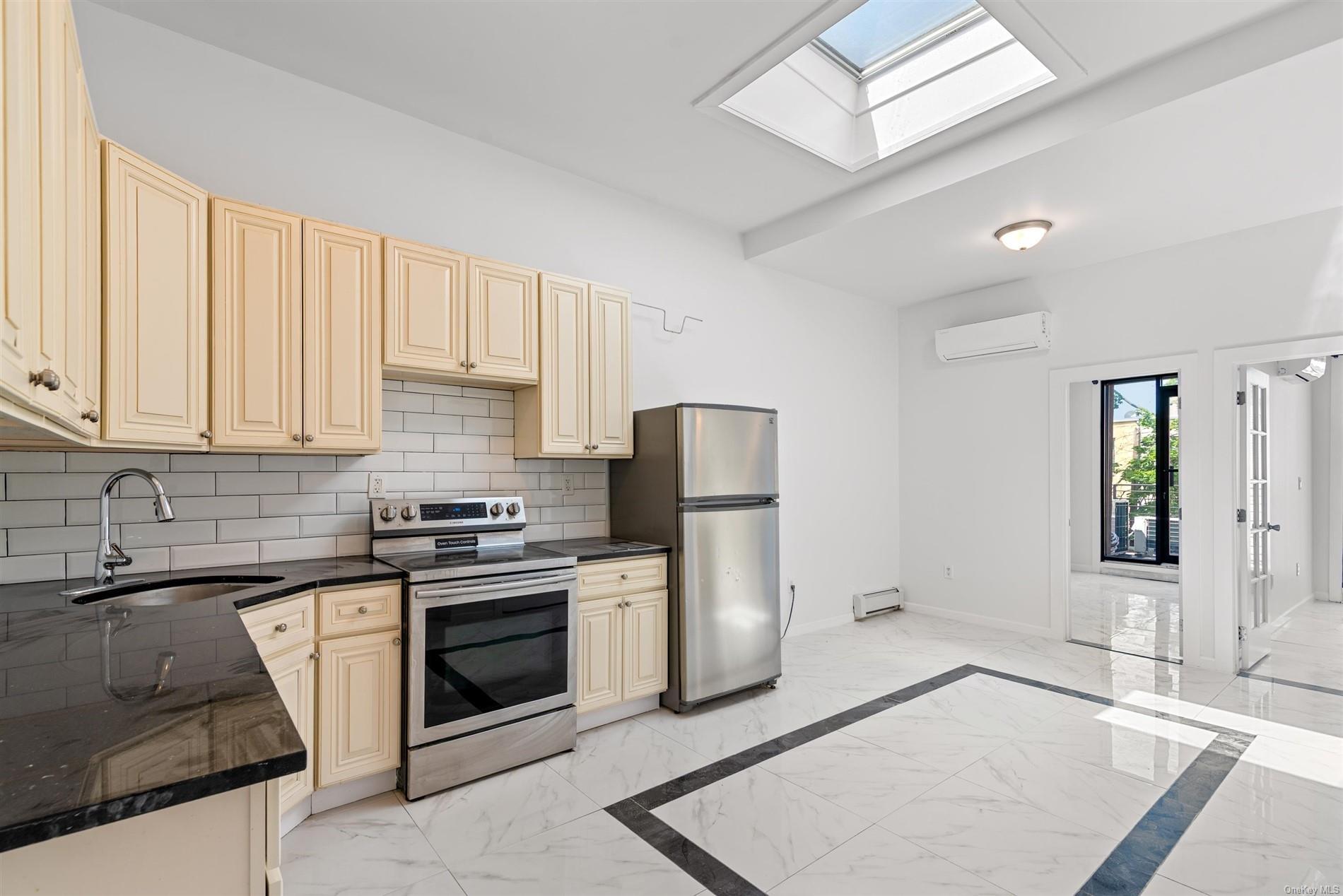 Single Family Saratoga  Brooklyn, NY 11233, MLS-L3544064-19