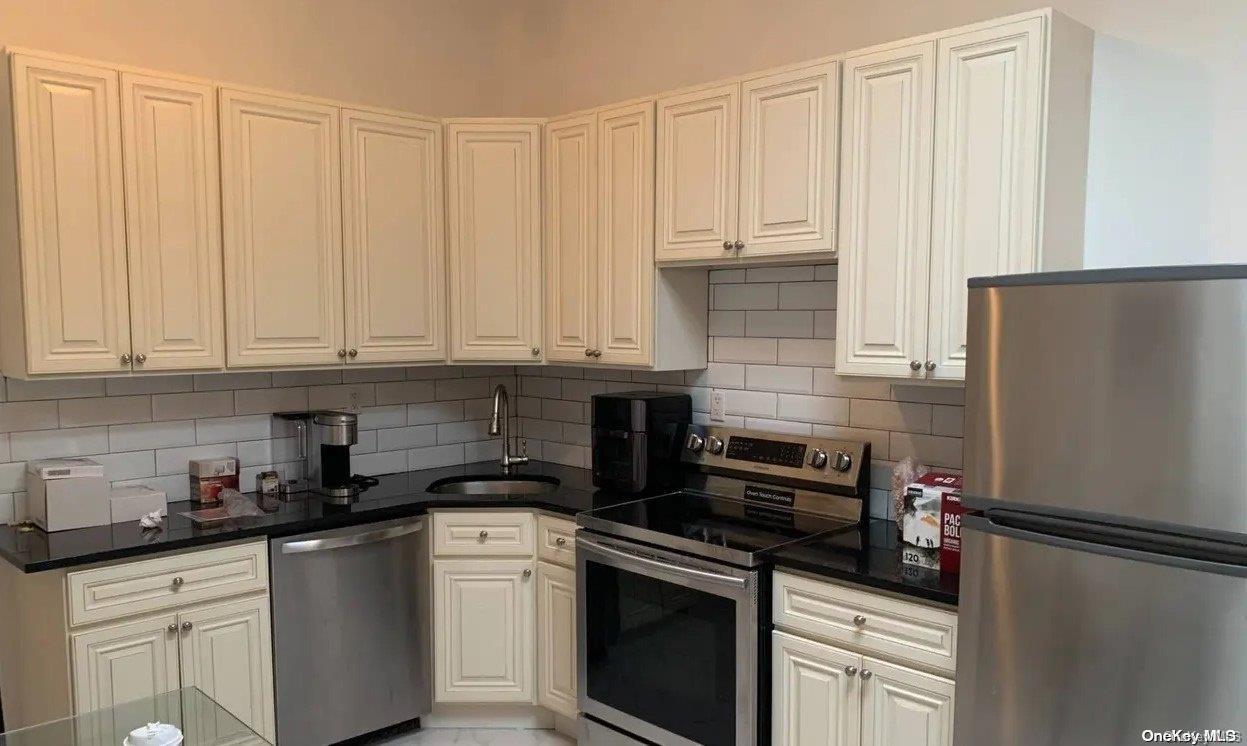 Single Family Saratoga  Brooklyn, NY 11233, MLS-L3544064-2