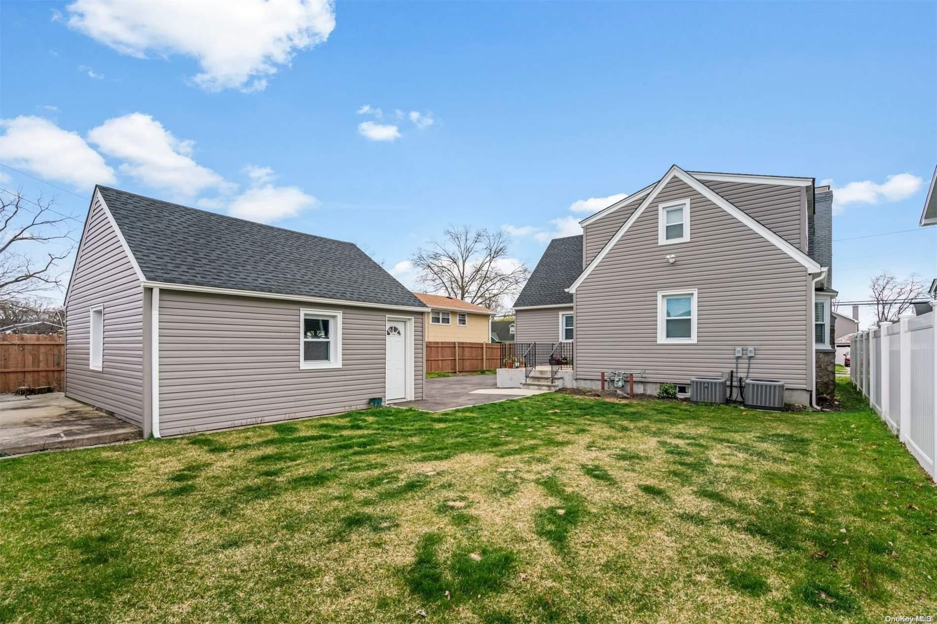 Single Family Coolidge  Nassau County, NY 11570, MLS-L3544146-28