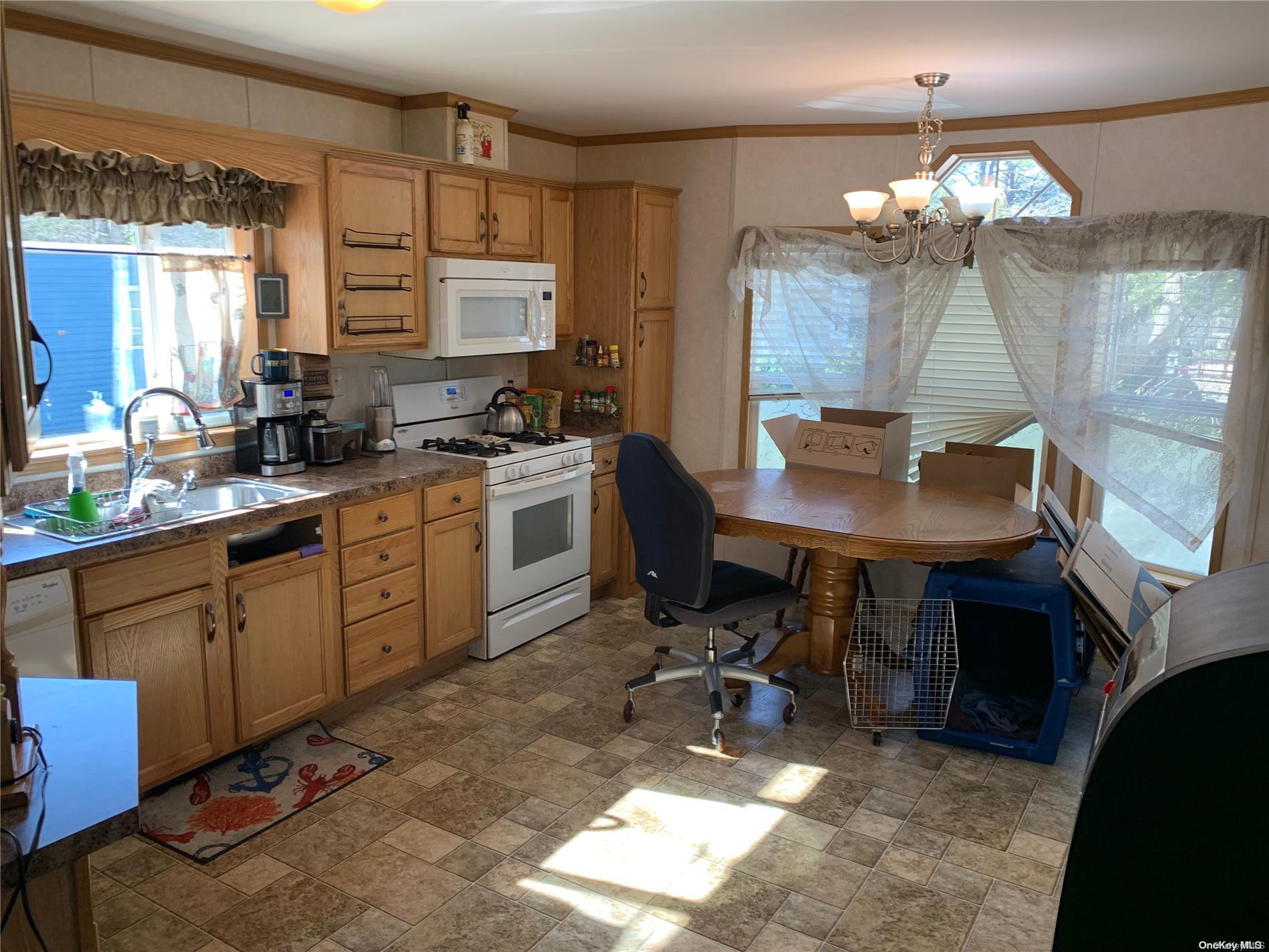 Single Family Palm  Suffolk County, NY 11942, MLS-L3545270-5