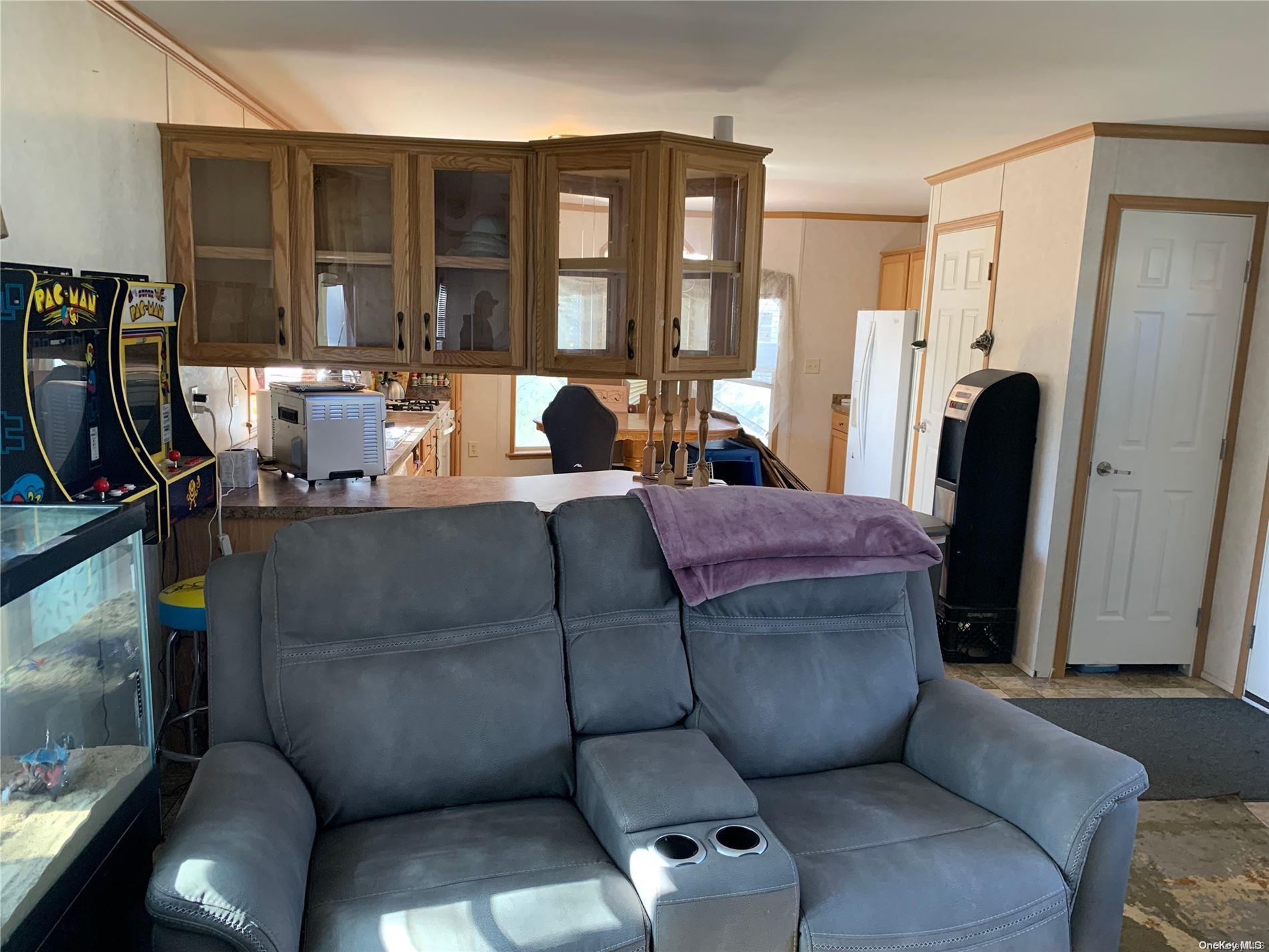 Single Family Palm  Suffolk County, NY 11942, MLS-L3545270-7