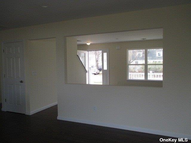 Single Family Macdonald  Suffolk County, NY 11713, MLS-L3545690-11