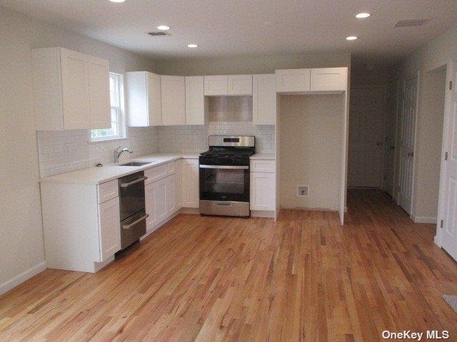 Single Family Macdonald  Suffolk County, NY 11713, MLS-L3545690-3