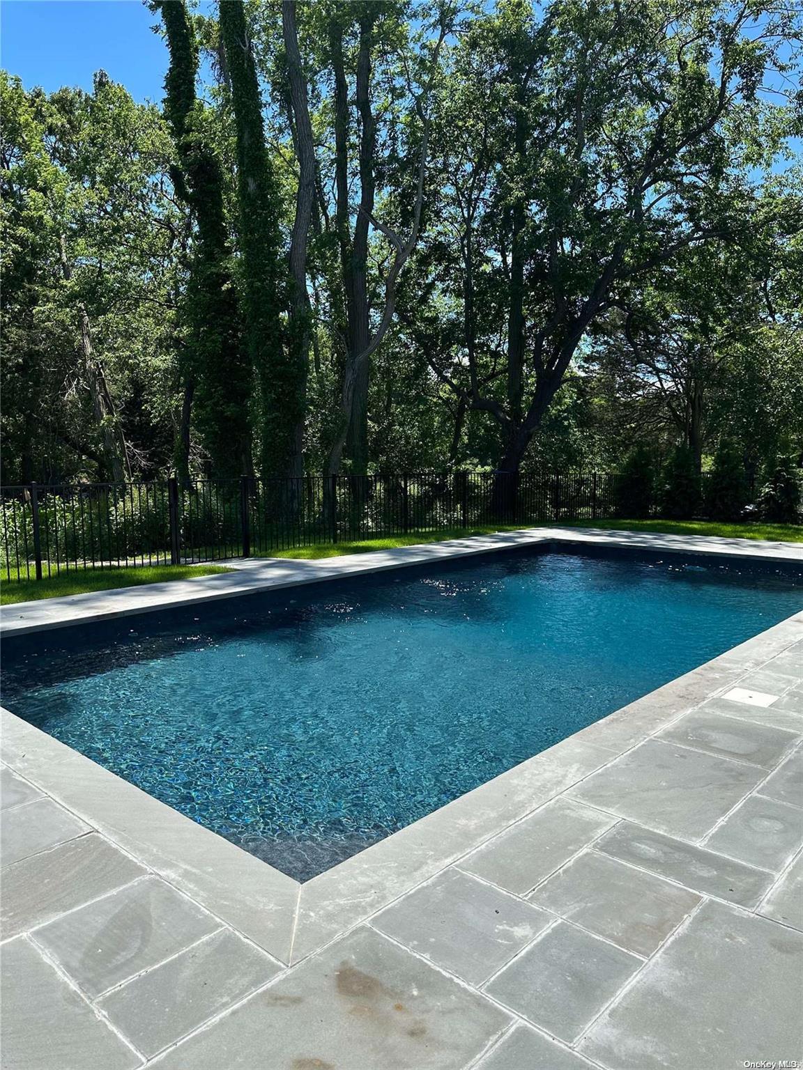 Apartment Glenn  Suffolk County, NY 11971, MLS-L3546491-27