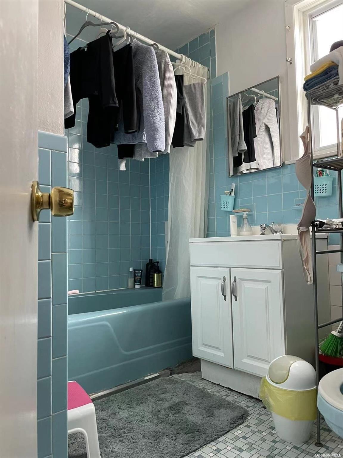 Single Family 58th St  Queens, NY 11377, MLS-L3546668-16