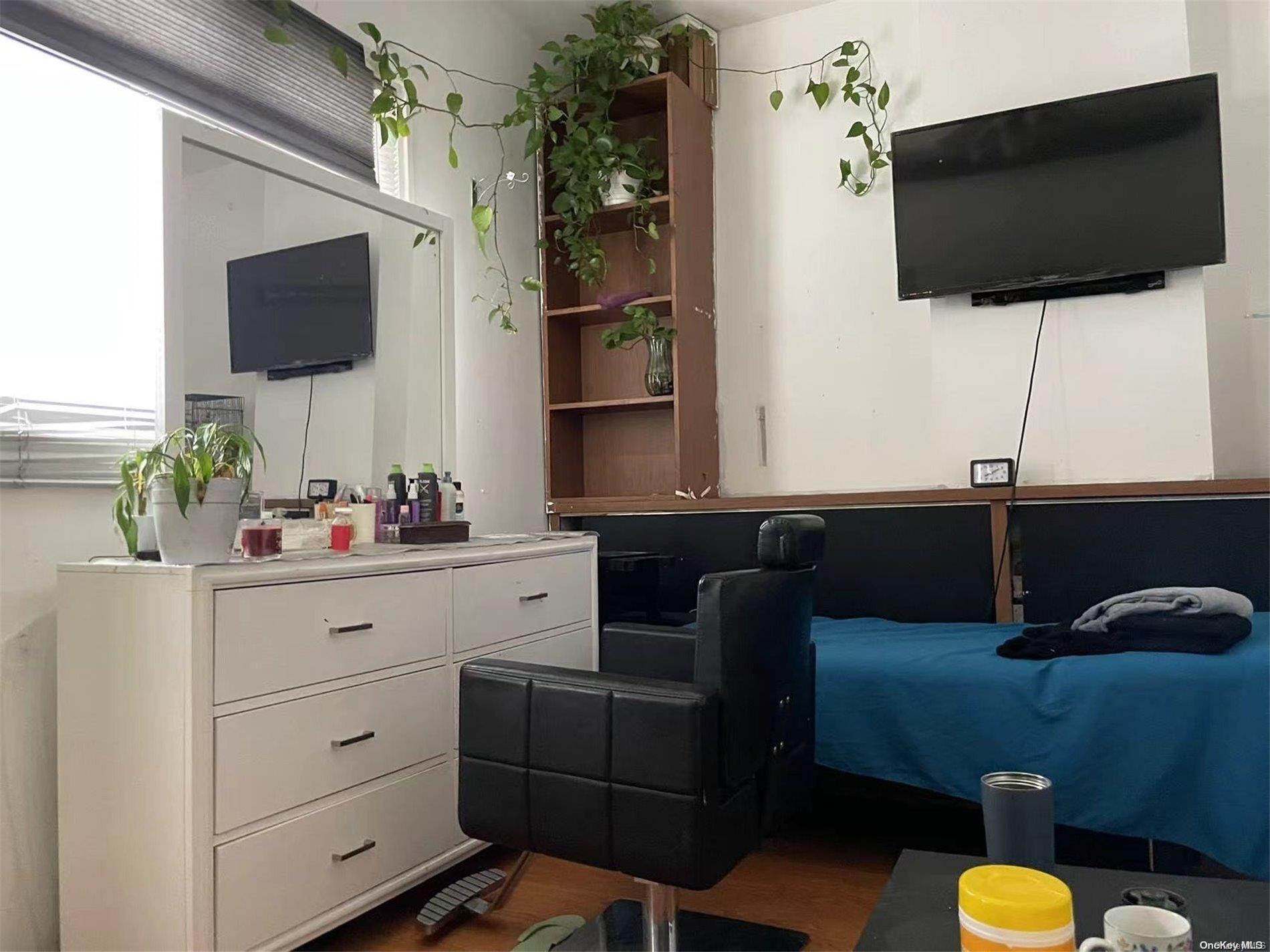 Single Family 58th St  Queens, NY 11377, MLS-L3546668-7