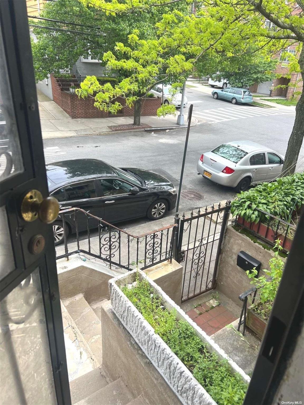 Single Family 72nd  Queens, NY 11377, MLS-L3547102-3