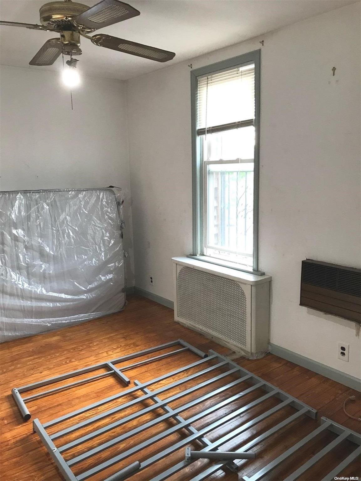 Single Family 72nd  Queens, NY 11377, MLS-L3547102-8