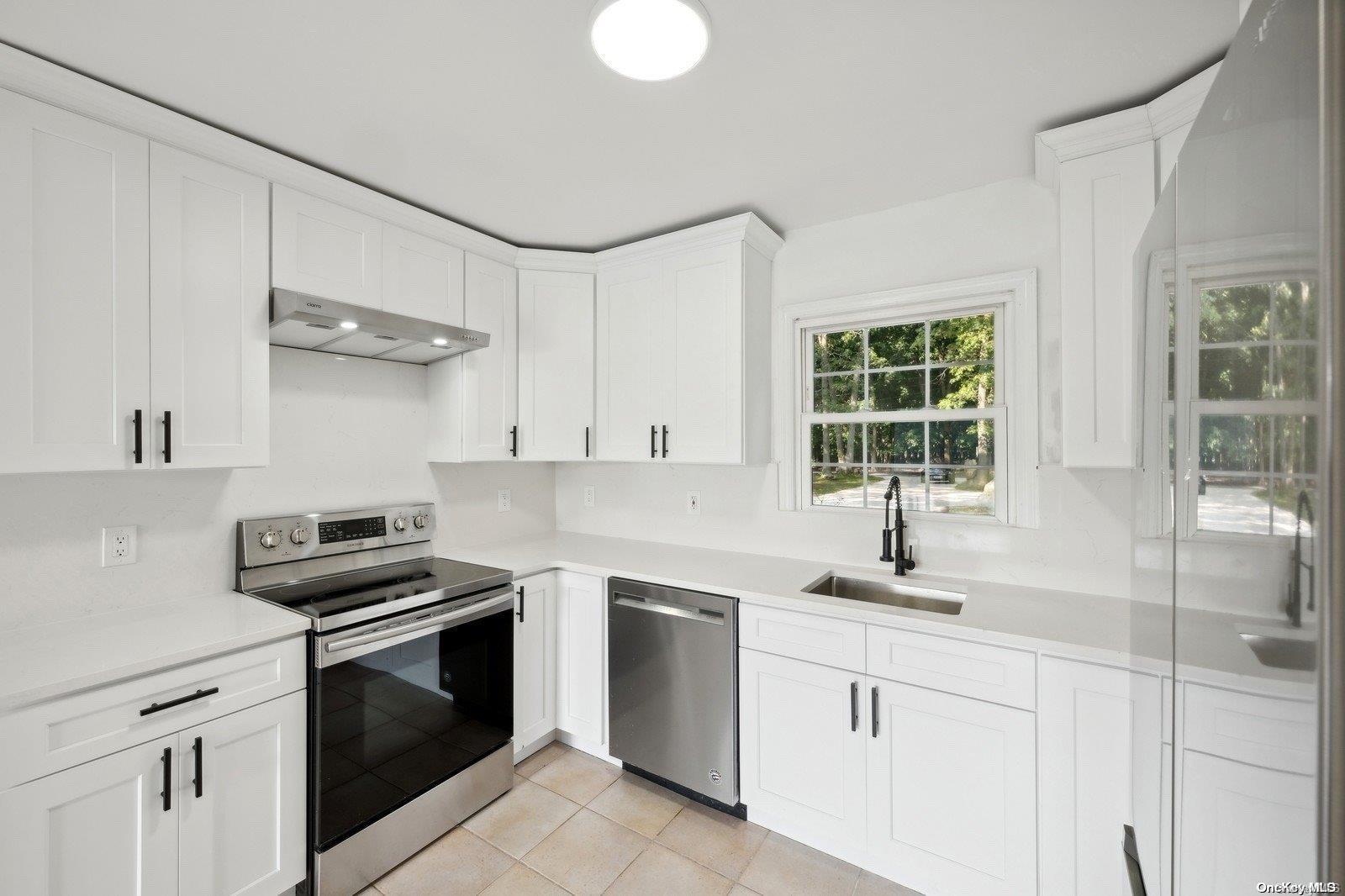 Single Family Trumans  Suffolk County, NY 11939, MLS-L3547425-3