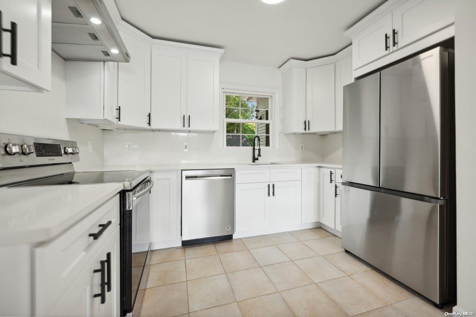 Single Family Trumans  Suffolk County, NY 11939, MLS-L3547425-4