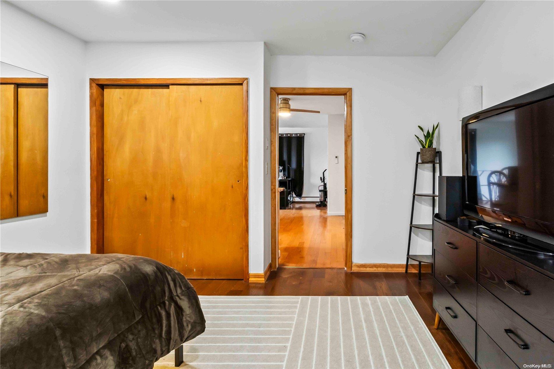 Single Family Norfolk  Nassau County, NY 11558, MLS-L3548243-26