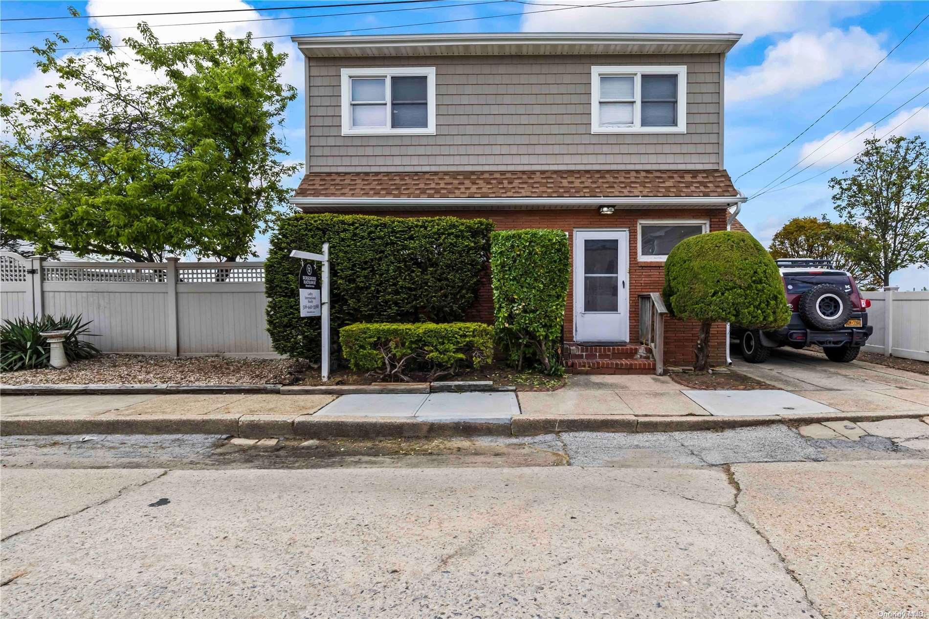 Single Family Norfolk  Nassau County, NY 11558, MLS-L3548243-33