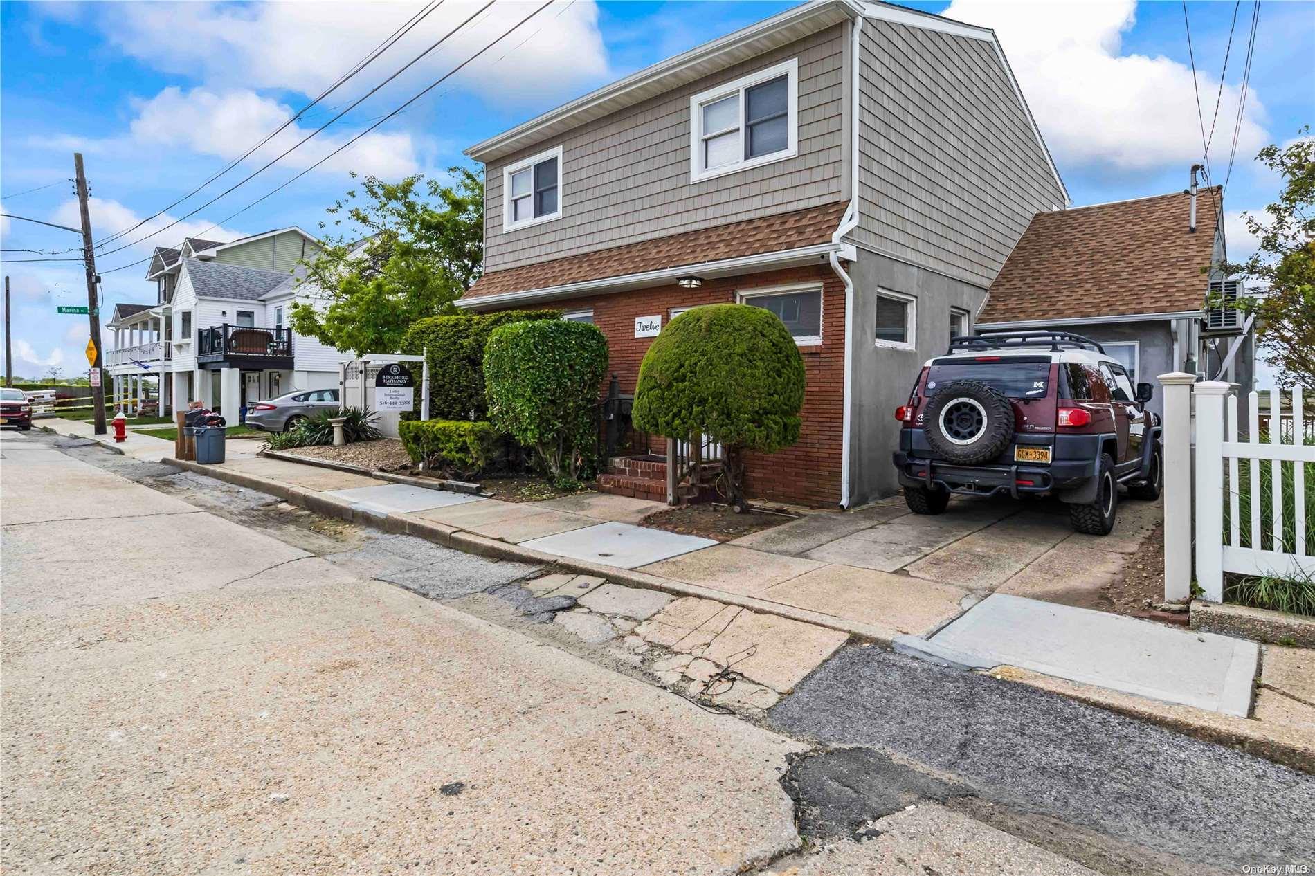 Single Family Norfolk  Nassau County, NY 11558, MLS-L3548243-5