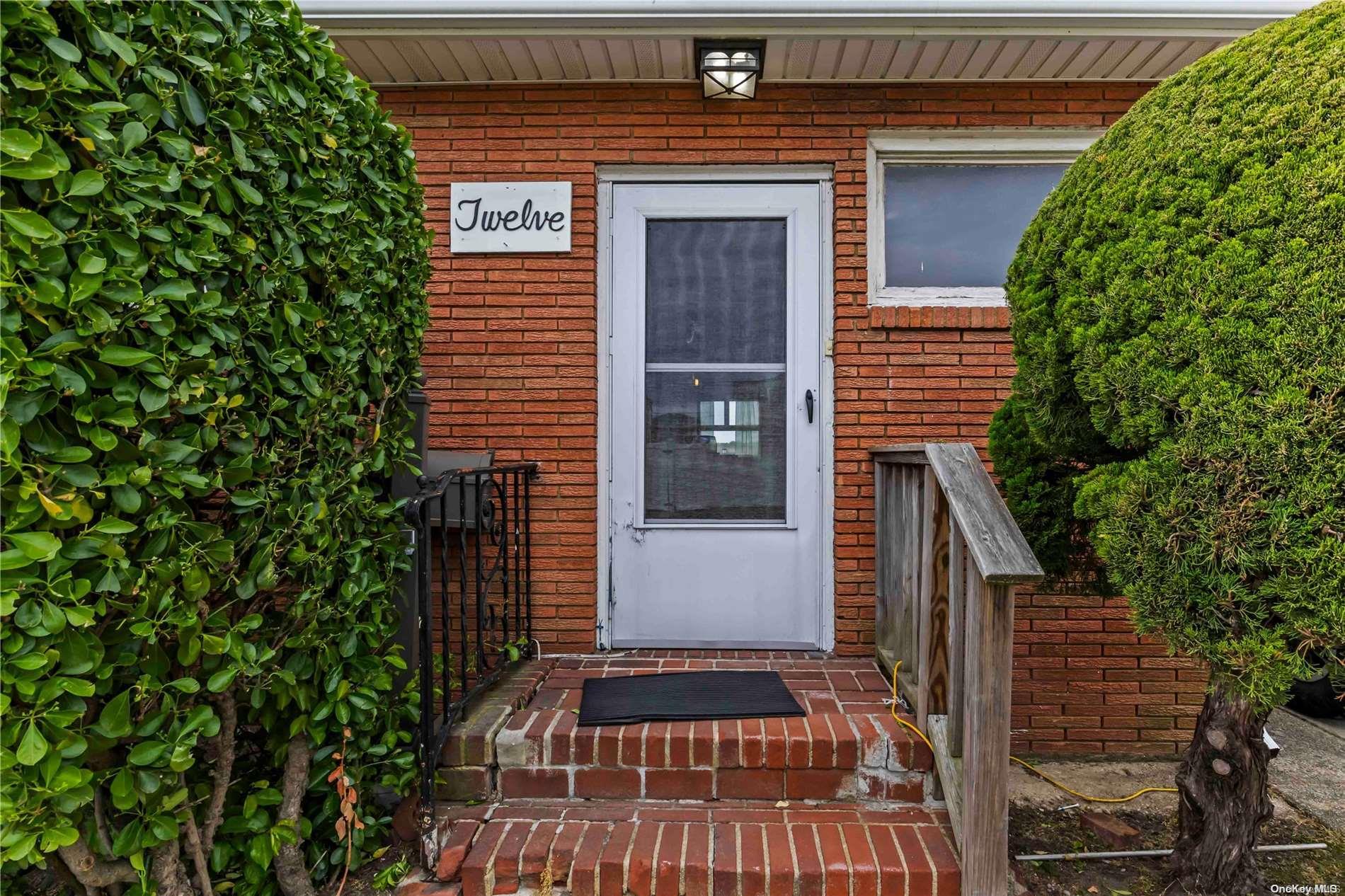 Single Family Norfolk  Nassau County, NY 11558, MLS-L3548243-8
