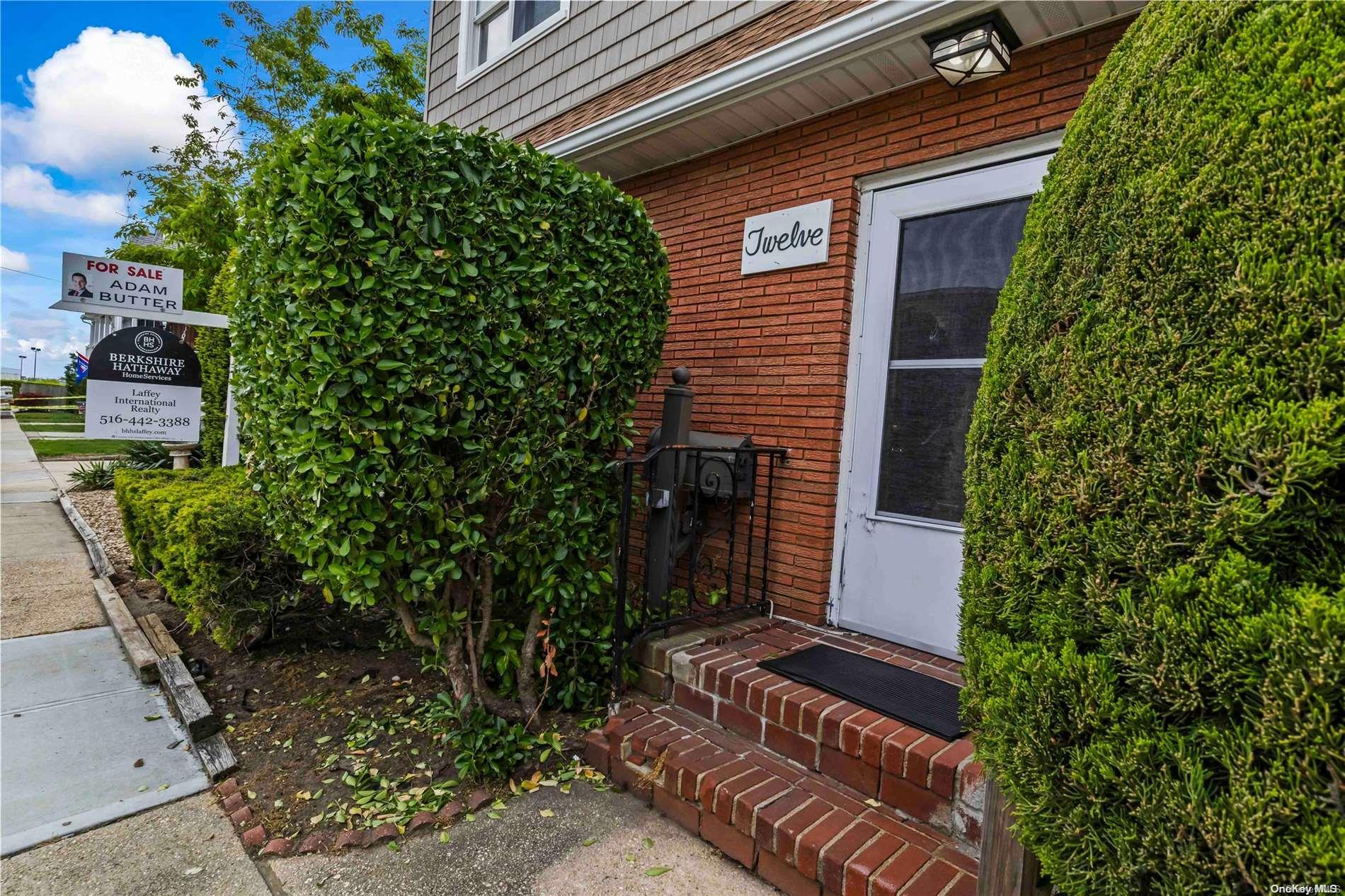 Single Family Norfolk  Nassau County, NY 11558, MLS-L3548243-9