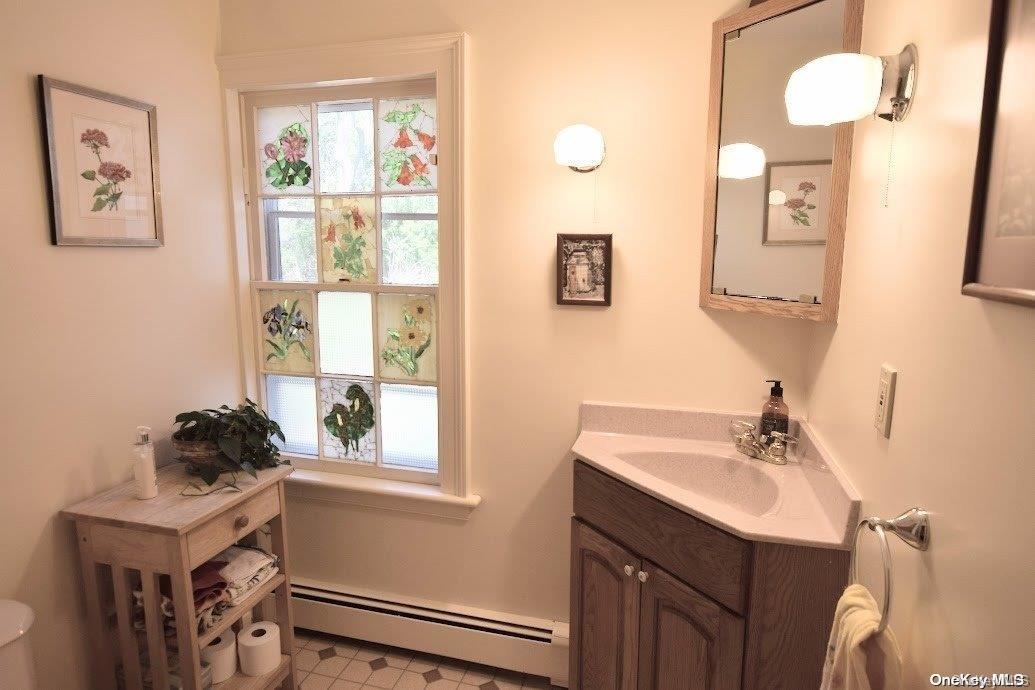 Single Family Old South Country  Suffolk County, NY 11719, MLS-L3550143-13