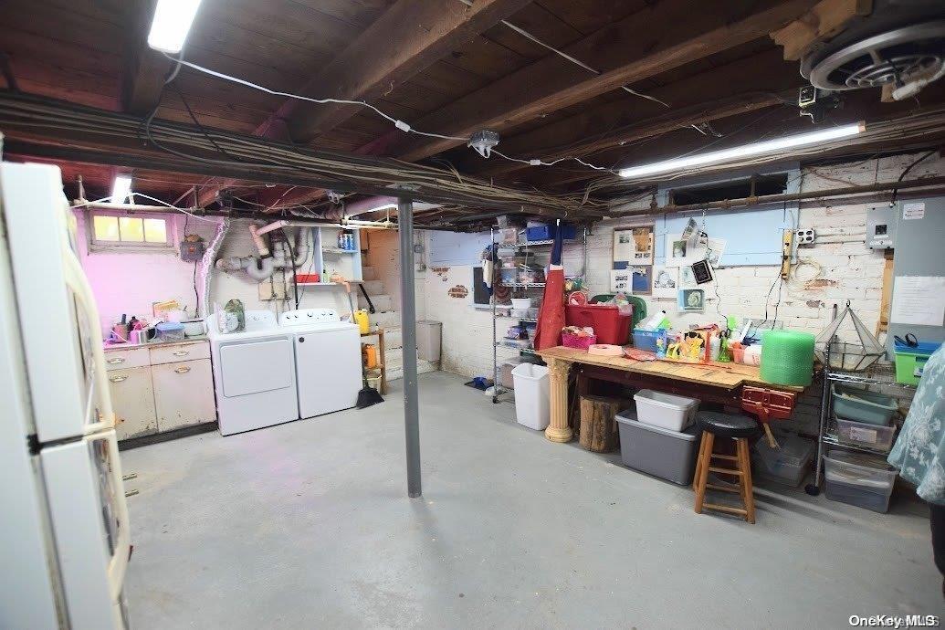 Single Family Old South Country  Suffolk County, NY 11719, MLS-L3550143-23