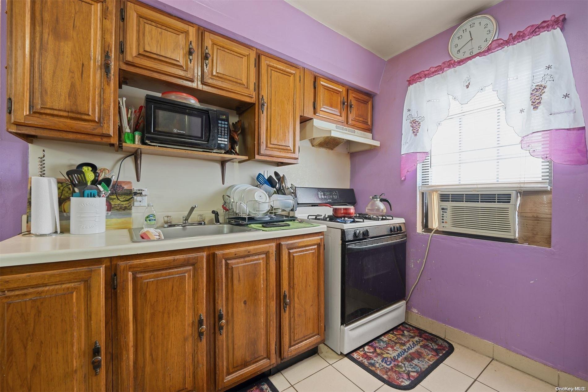 Single Family 194th  Queens, NY 11412, MLS-L3551499-19