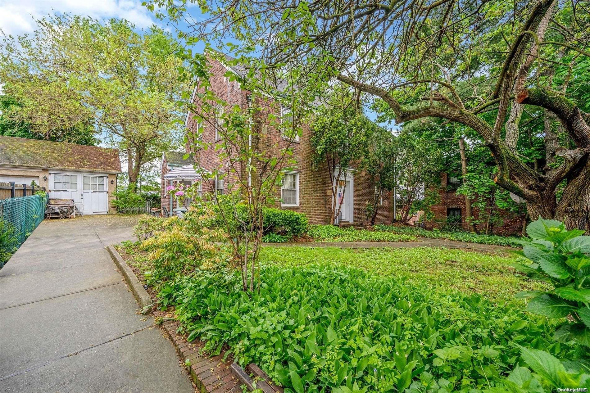 Single Family 60th  Queens, NY 11378, MLS-L3551646-2