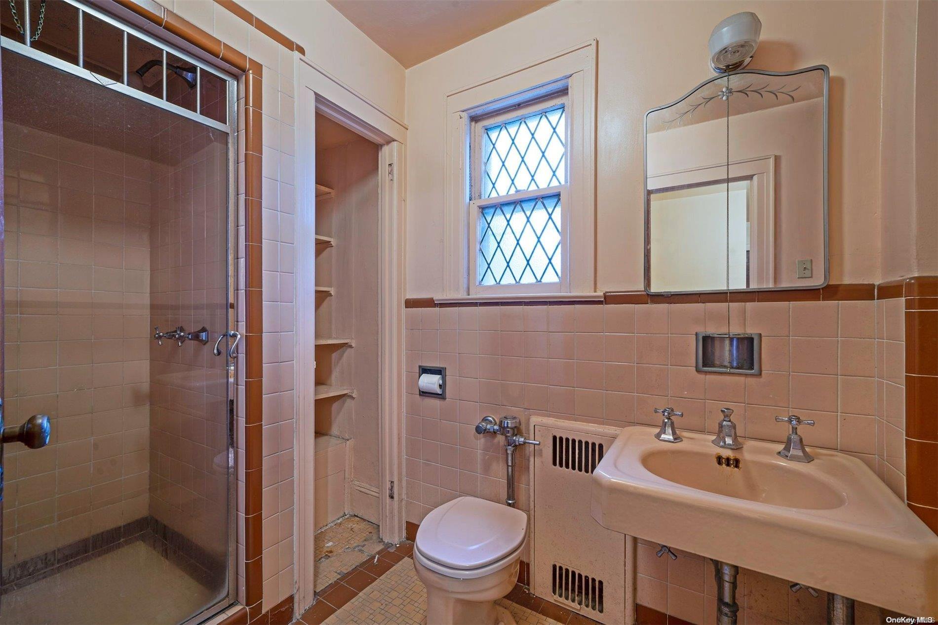 Single Family 60th  Queens, NY 11378, MLS-L3551646-23