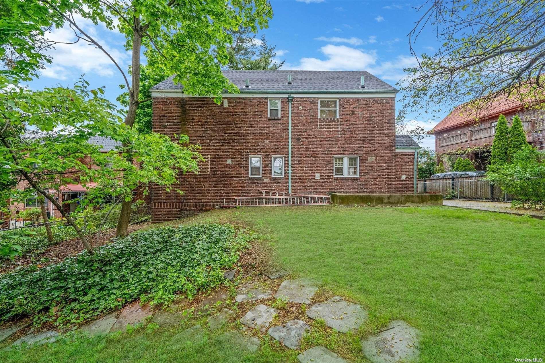 Single Family 60th  Queens, NY 11378, MLS-L3551646-5