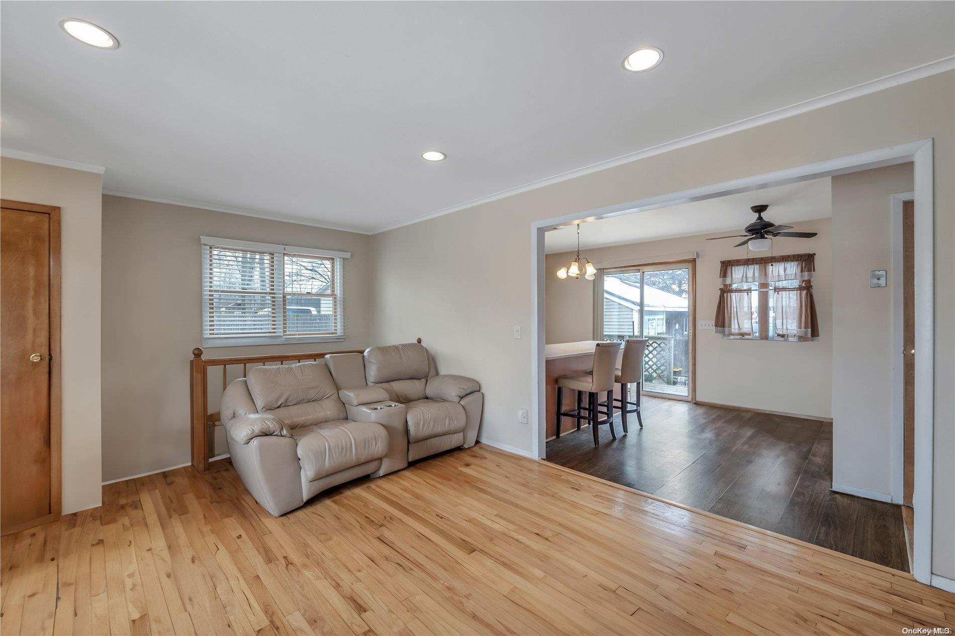 Single Family New  Suffolk County, NY 11779, MLS-L3552722-11