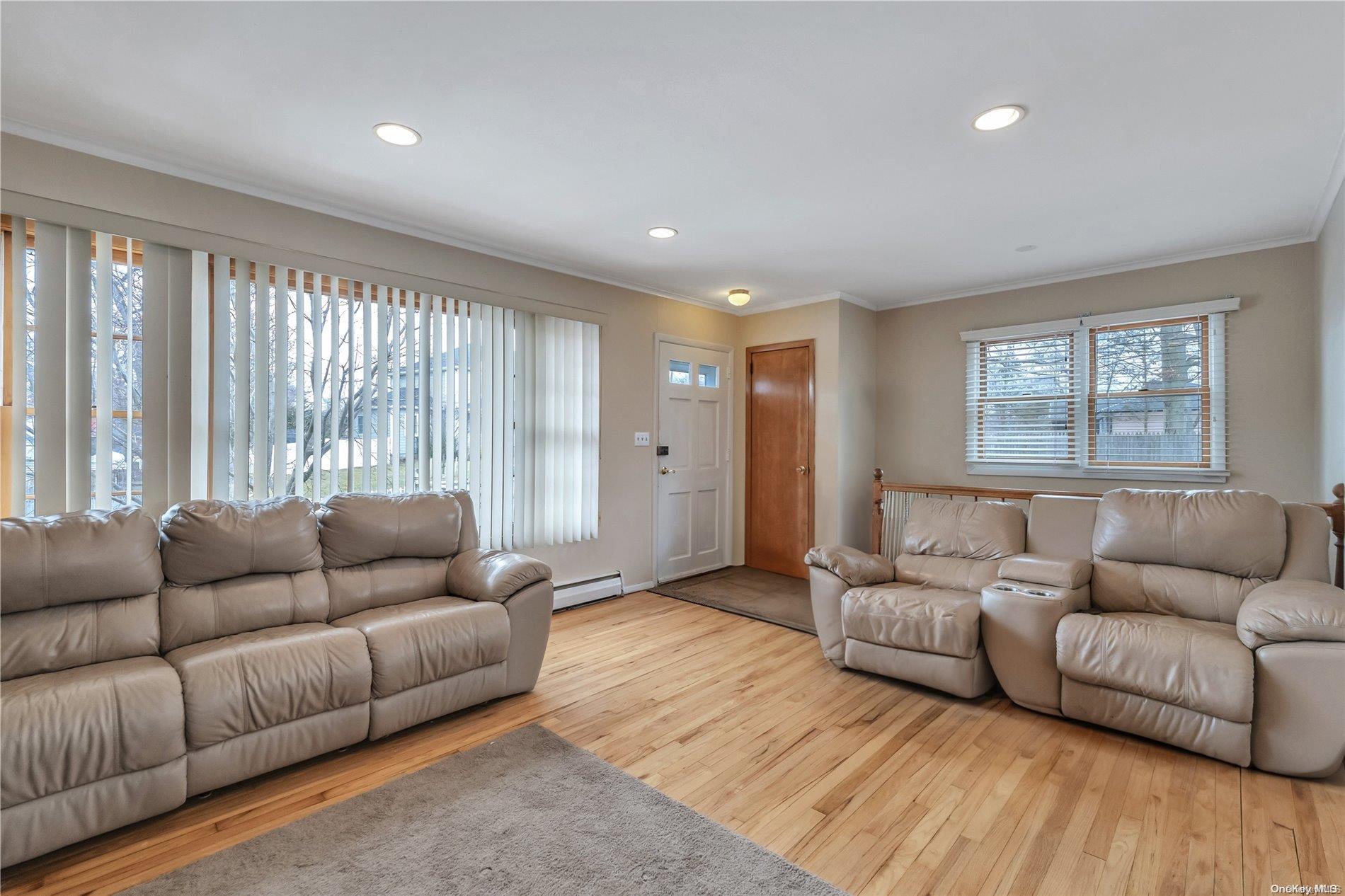 Single Family New  Suffolk County, NY 11779, MLS-L3552722-12