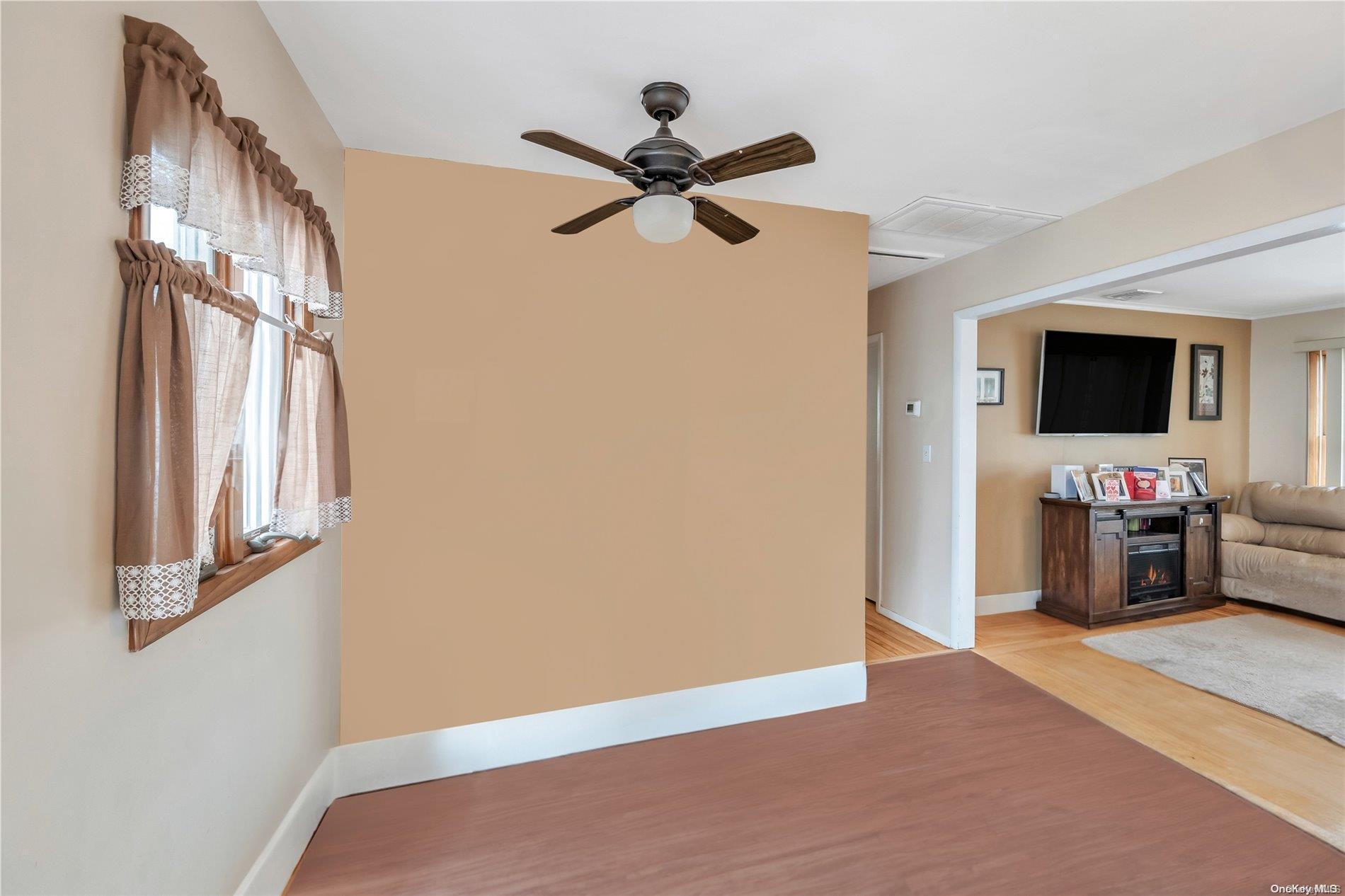 Single Family New  Suffolk County, NY 11779, MLS-L3552722-16