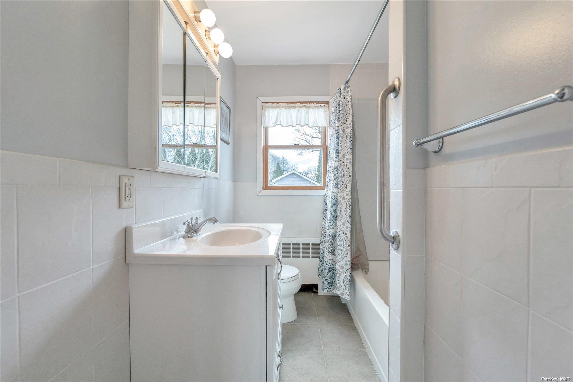 Single Family New  Suffolk County, NY 11779, MLS-L3552722-18