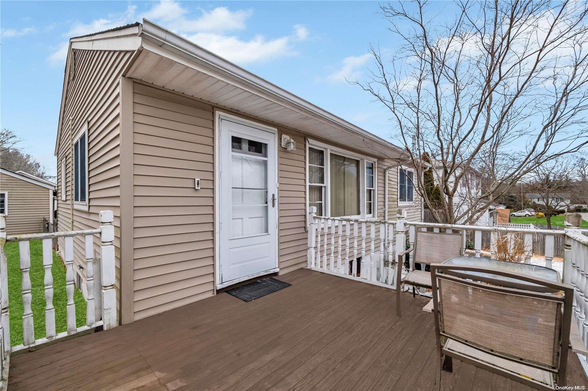 Single Family New  Suffolk County, NY 11779, MLS-L3552722-2