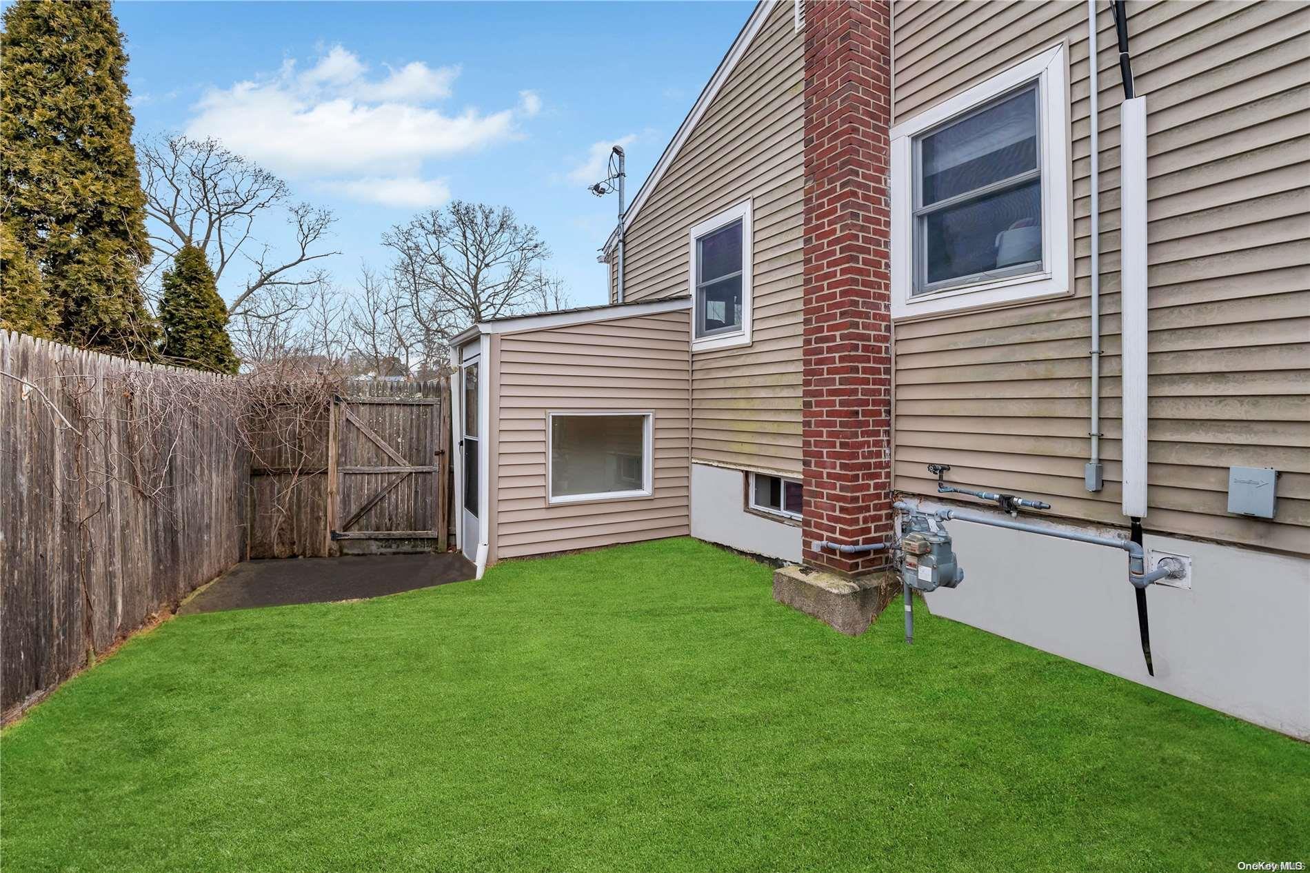 Single Family New  Suffolk County, NY 11779, MLS-L3552722-3