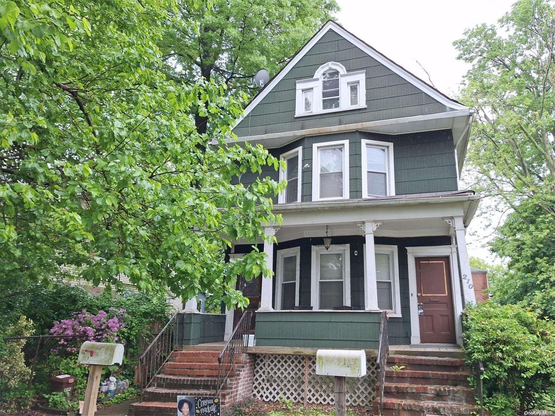 Single Family Myrtle  Staten Island, NY 10310, MLS-L3553621-2