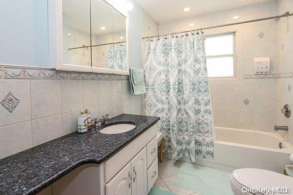 Single Family Rosevale  Suffolk County, NY 11779, MLS-L3554030-19